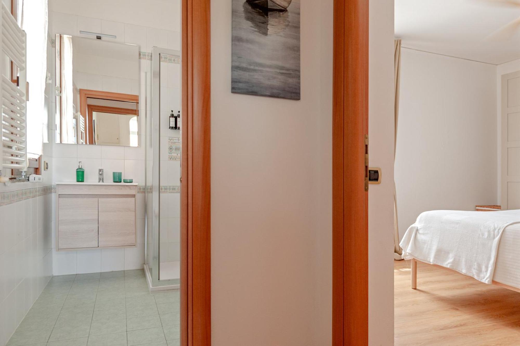 Cozy Retreat In Coastal Livorno Apartment Luaran gambar